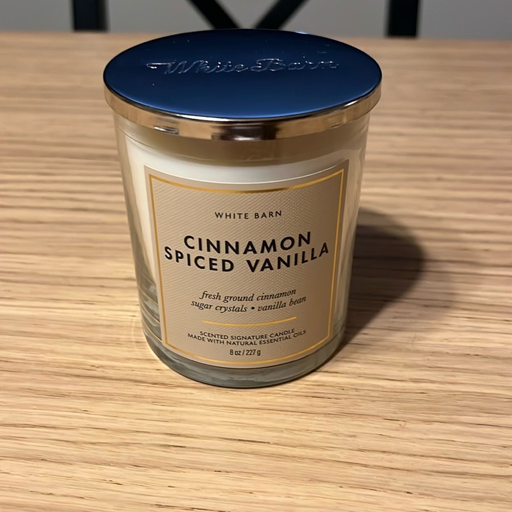 Bath & Body Works Single Wick Candle. Cinnamon Spiced Vanilla. - Picture 1 of 3